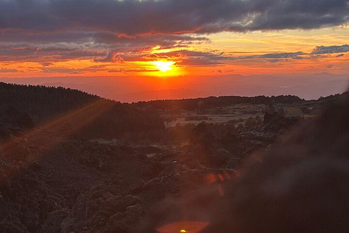 Catania: Sunset Jeep Tour of Mount Etna and Lava Flow Caves