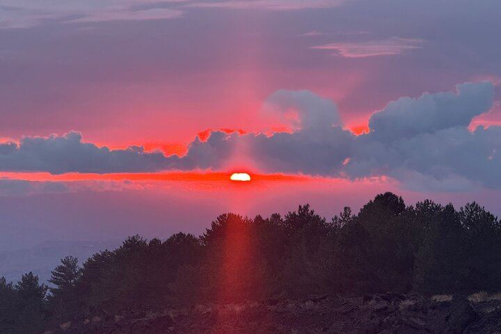 Catania: Sunset Jeep Tour of Mount Etna and Lava Flow Caves