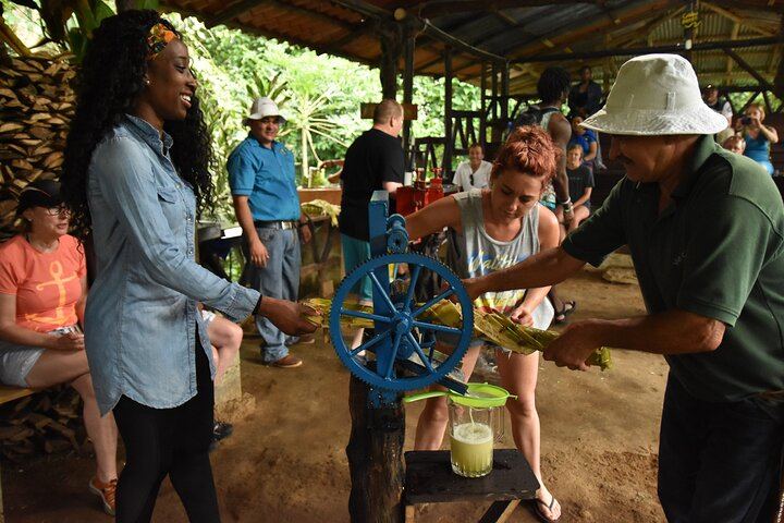 Full Day Class II-III Rafting and Canyoning Rappelling from La Fortuna-Arenal