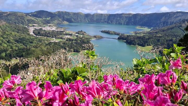 Cruise Travellers: Sete Cidades Volcano, The Blue & Green Lake