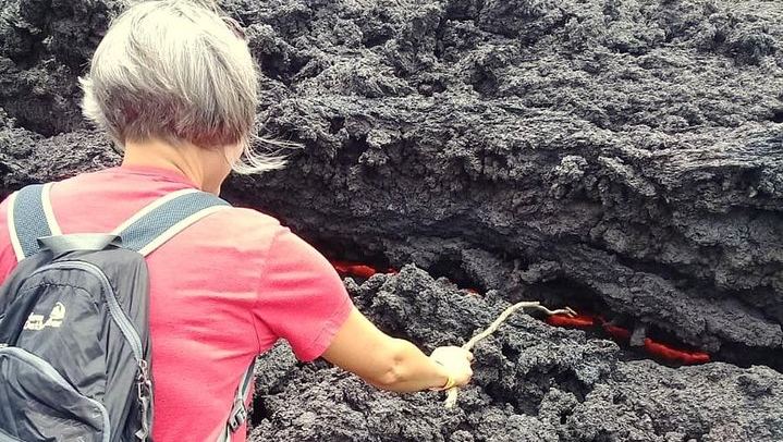 Day Tour to Pacaya Volcano from Antigua Guatemala on Private Vehicle