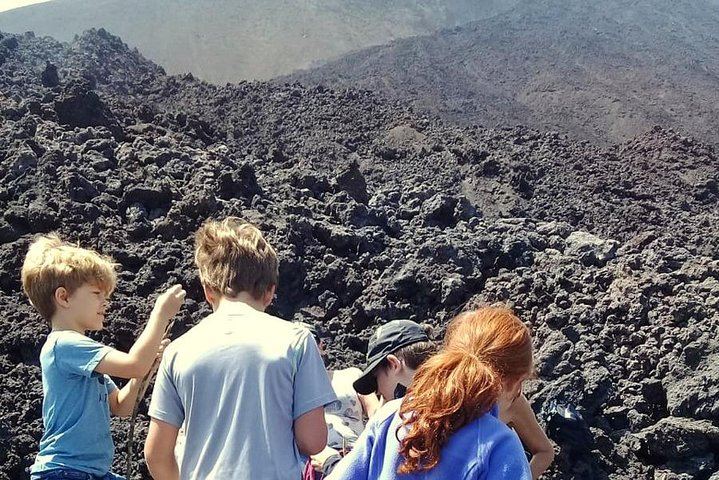 Day Tour to Pacaya Volcano from Antigua Guatemala on Private Vehicle