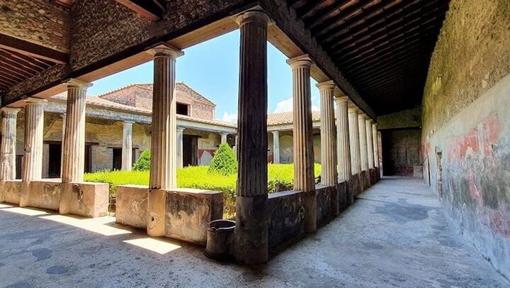 Day Trip to Pompeii, Herculaneum and Vesuvius from Naples