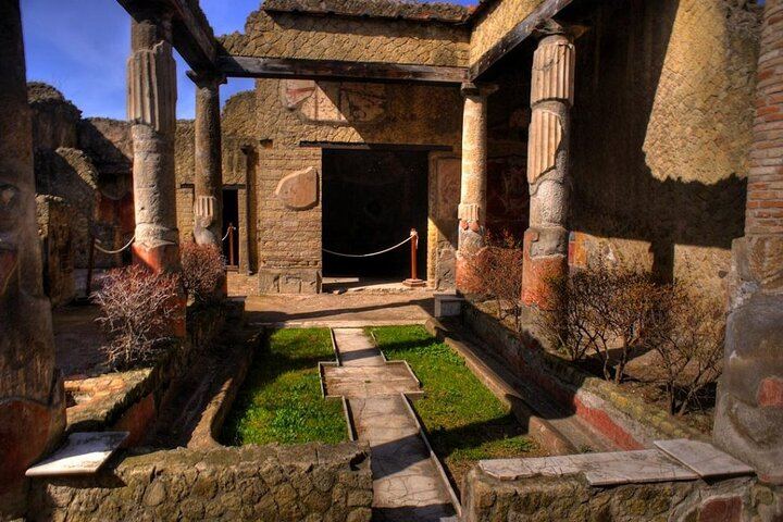 Day Trip to Pompeii, Herculaneum and Vesuvius from Naples