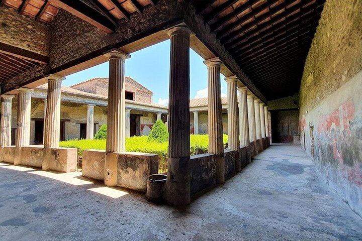 Day Trip to Pompeii, Herculaneum and Vesuvius from Naples