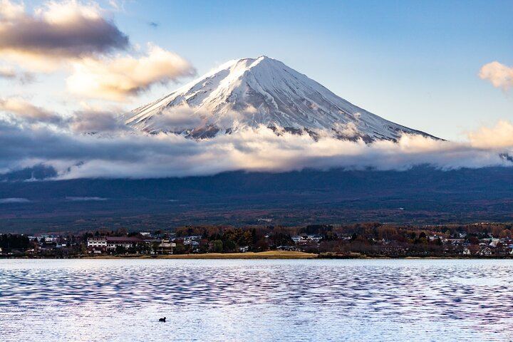 Discover Mt. Fuji area & Lake Kawaguchiko Sightseeing Day Tour