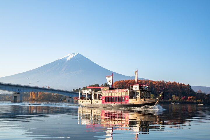 Discover Mt. Fuji area & Lake Kawaguchiko Sightseeing Day Tour