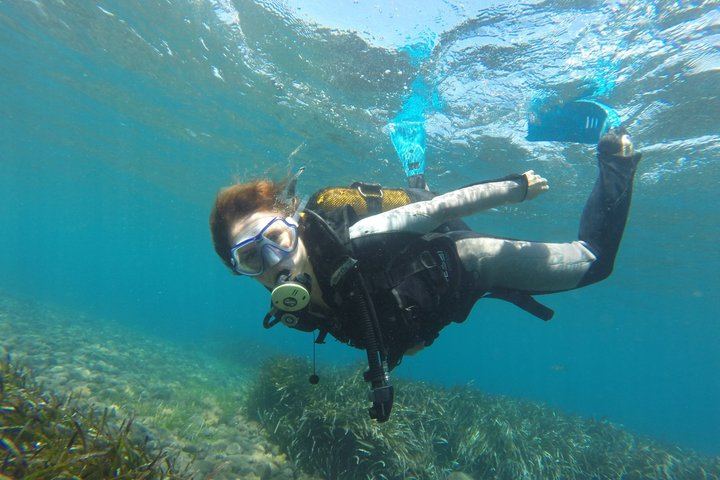 Discover Scuba Diving in the Caldera of the Volcano in Santorini
