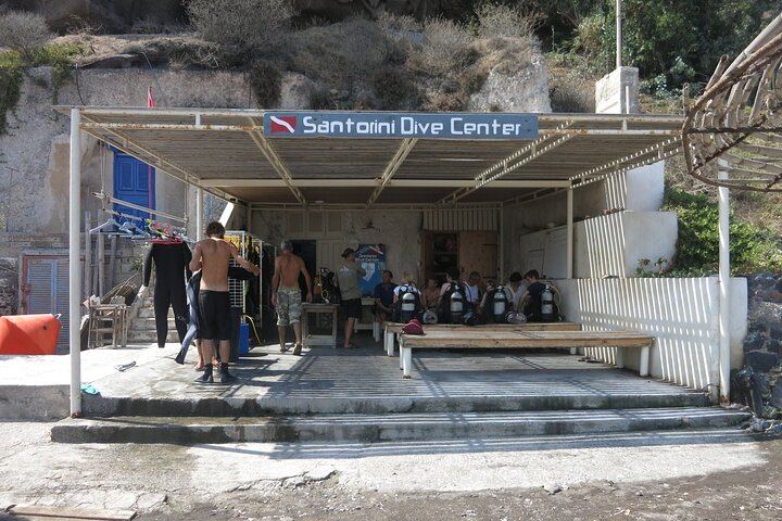 Discover Scuba Diving in the Caldera of the Volcano in Santorini