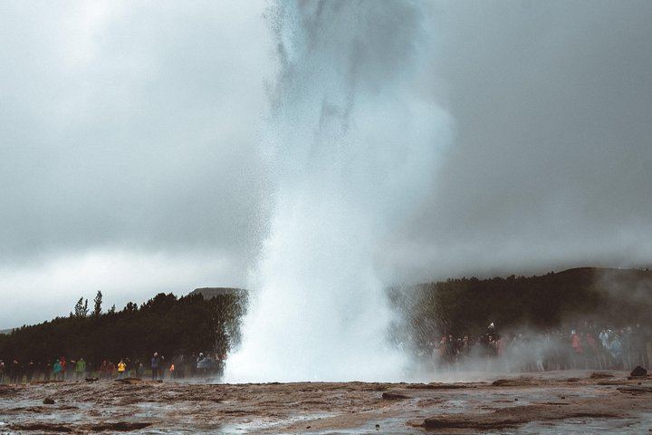 Erupting geyser at Geysir