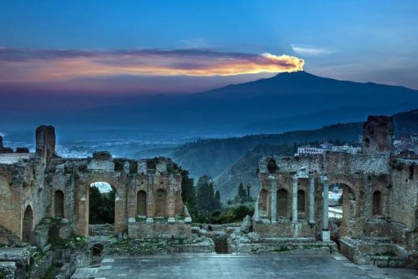 Etna at 2,000 m and Taormina Free Time, with Isola Bella Viewpoint