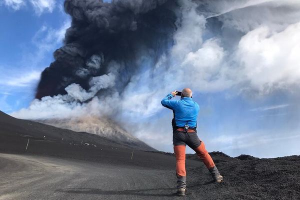 Etna 3,000 m with Alpine Guides: Barbagallo, Torre del Filosofo, 4 Hours