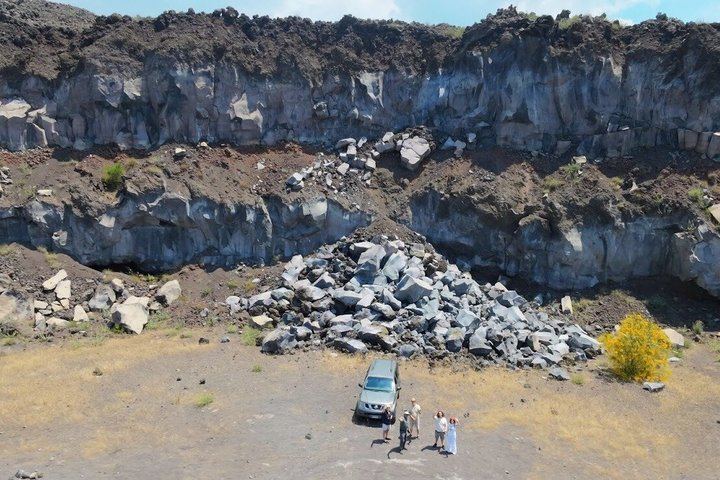 Etna Jeep OffRoad Tour: Lava Flows,Etna Wines,Lunch at 6,561 ft