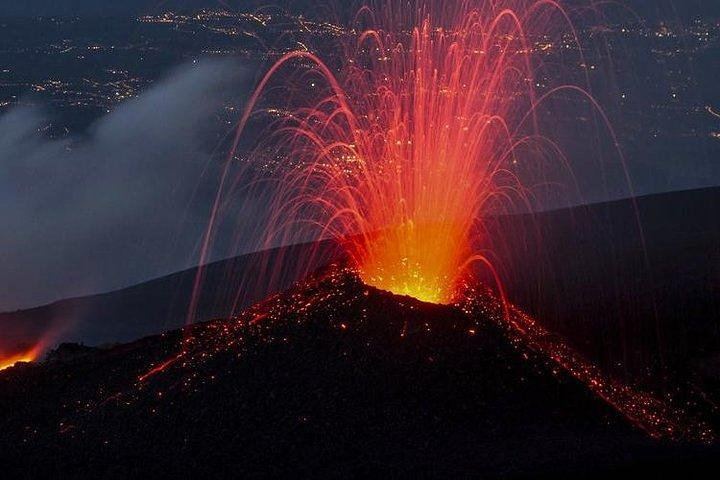 Etna Tour and Lunch in a Winery with Wine Tasting