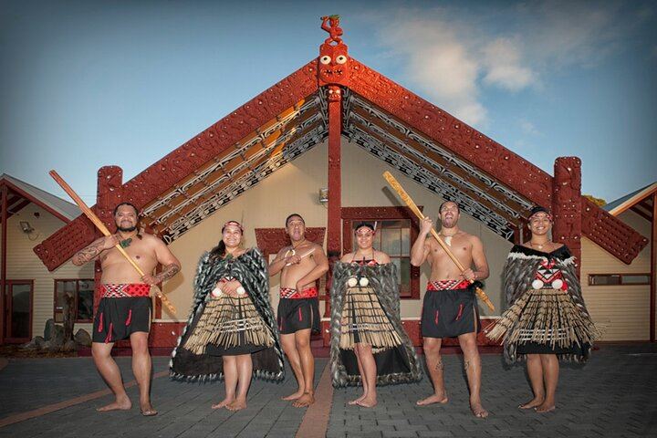 Ex Auckland: Rotorua Māori Village with Haka and Hot Springs