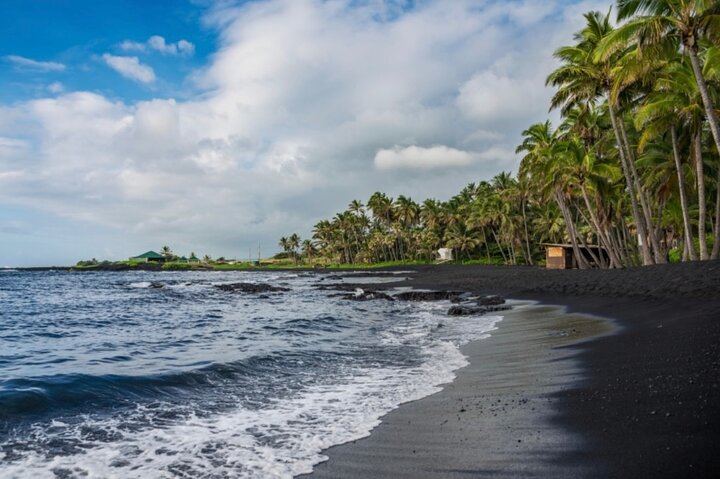 “Experience “Hawaii Volcano,Waterfall, Black Sand Beach & Lunch