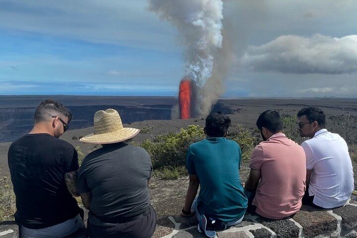 “Experience “Hawaii Volcano,Waterfall, Black Sand Beach & Lunch