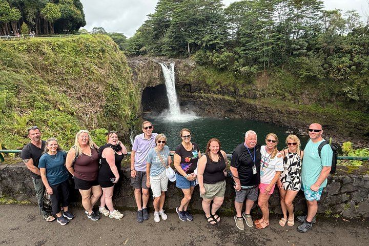 “Experience “Hawaii Volcano,Waterfall, Black Sand Beach & Lunch