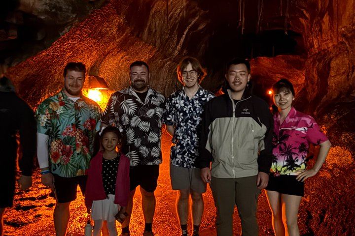 “Experience “Hawaii Volcano,Waterfall, Black Sand Beach & Lunch