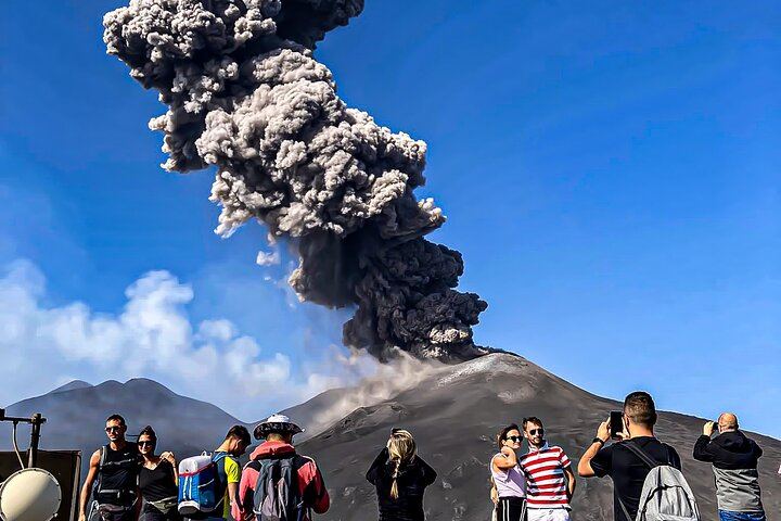 Explosive activity seen from 2800 meters
