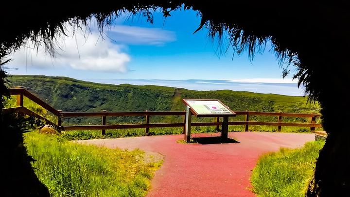 Faial Caldera. We go through a tunnel and it seems like we have entered another reality.