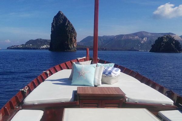 Lipari to Vulcano by Wooden Boat, Right Round with Lunch at Gelso