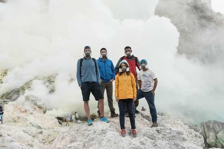 From Bali: 24-Hour Kawah Ijen Blue Flames, Dinner & Room