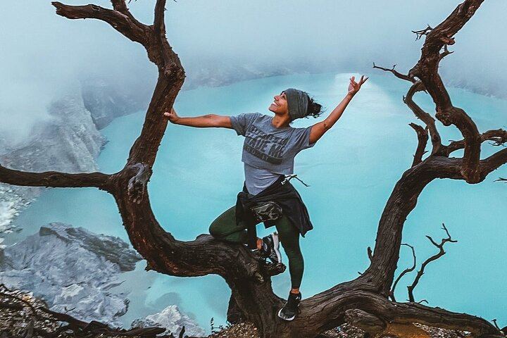 From Bali: 24-Hour Kawah Ijen Blue Flames, Dinner & Room