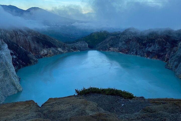 From Bali: 24-Hour Kawah Ijen Blue Flames, Dinner & Room