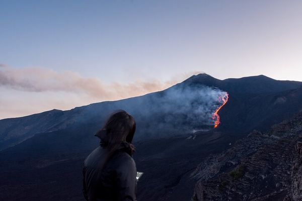 Etna to 2,950 m from Catania: Volcanological Guide and Winery Lunch
