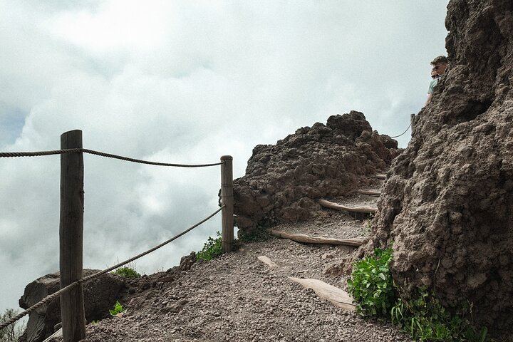 From Naples to Vesuvius: Bus, Ticket and Smart Audio Guide