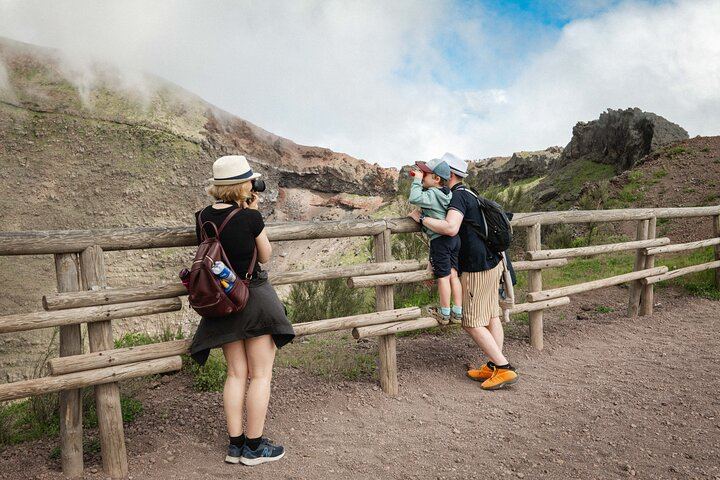 From Naples to Vesuvius: Bus, Ticket and Smart Audio Guide