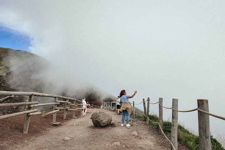 From Naples to Vesuvius: Bus, Ticket and Smart Audio Guide