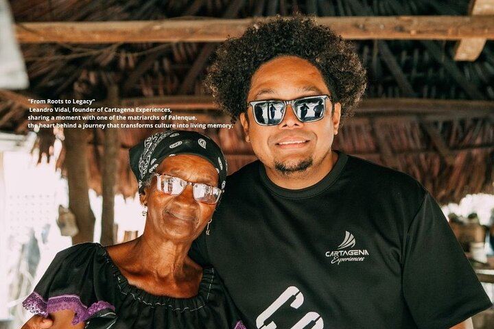"From Roots to Legacy"
Leandro Vidal, founder of Cartagena Experiences, sharing a moment with one of the matriarchs of Palenque—the heart behind a journey that transforms culture into living memory.