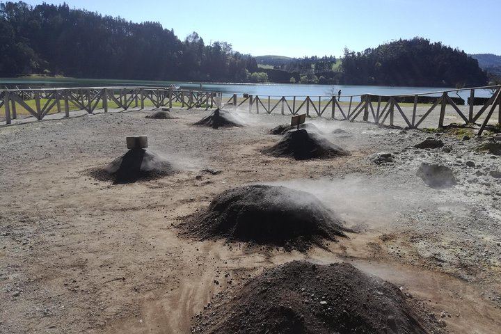 Full Day Jeep Tour Furnas with lunch (Cozido) and drinks included