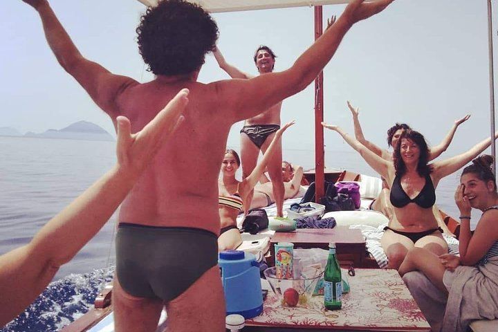 Fun with friends
Aeolian Aeolian Excursions