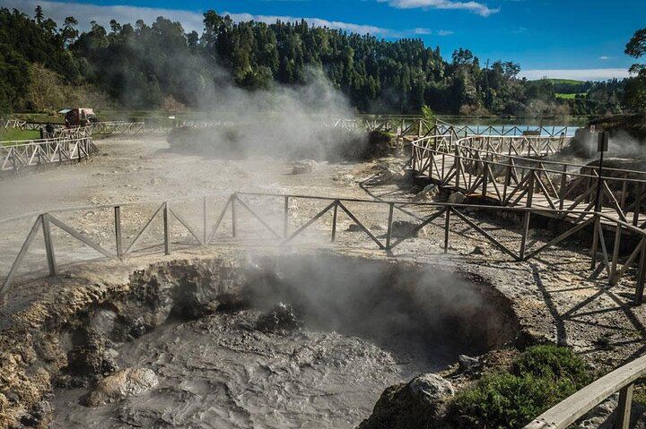 Furnas Hotsprings near the lake