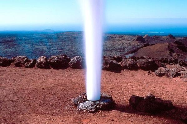 The Short Timanfaya Run: Volcano Route, Hilario, Camels Extra