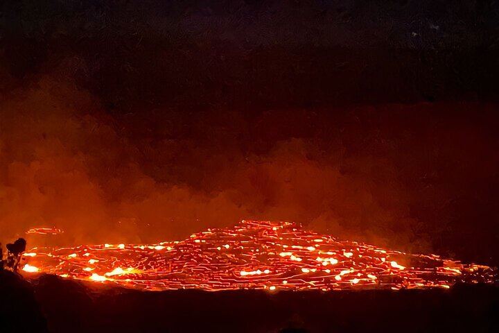 Glowing Lava-Halem'aum'au Crater (Kilaeua Volcano)