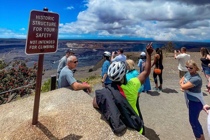 Guide sharing knowledge about the Volcanoes
