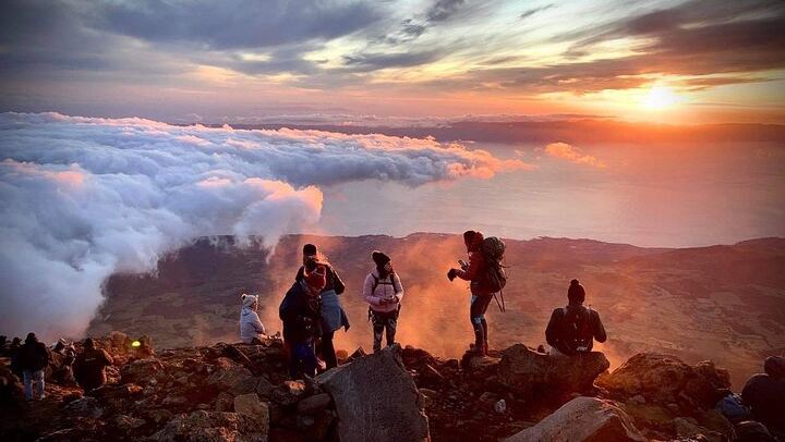 Guided Hikes to the Summit of Pico