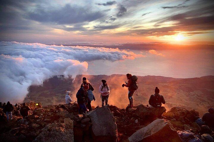 Guided Hikes to the Summit of Pico