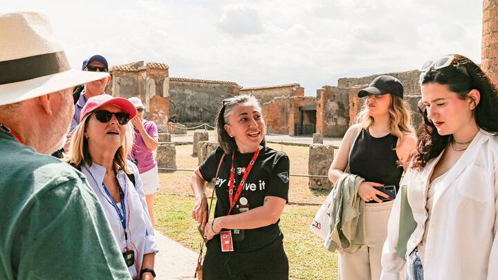 Guided tour in Pompeii