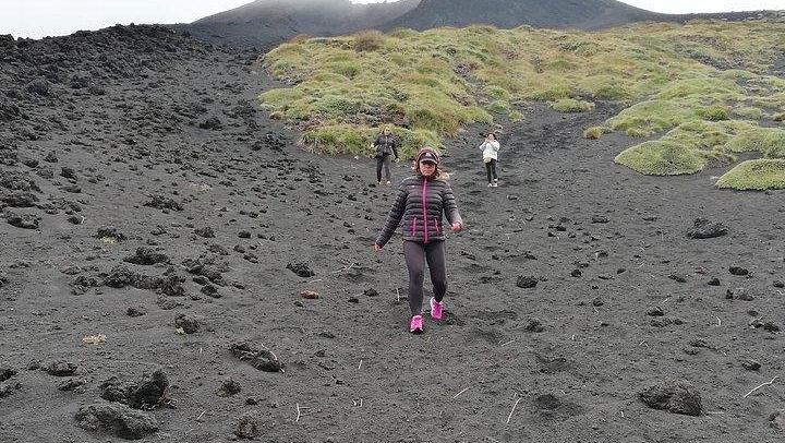 GUIDED WALKING AROUND THE CRATERS