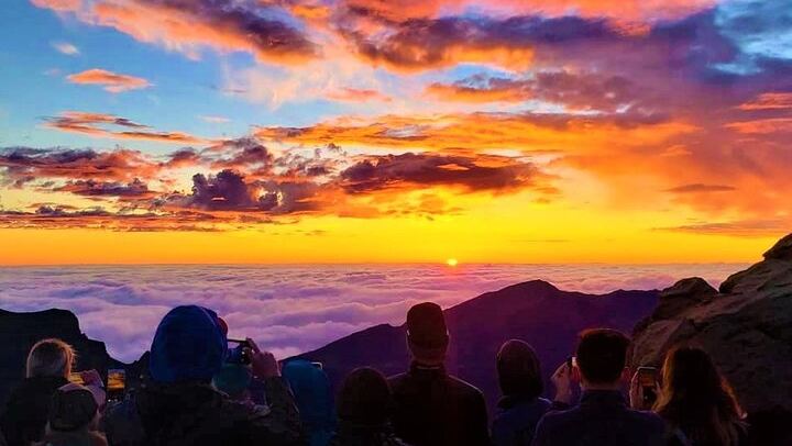 Haleakala Classic Vehicle Sunrise Tour with Breakfast
