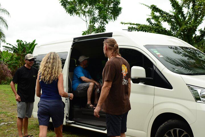Half-Day Tour with La Fortuna Waterfall and Arenal Volcano Hike