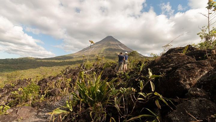 Half-Day Tour with La Fortuna Waterfall and Arenal Volcano Hike