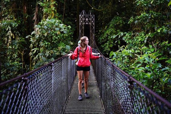 Arenal Full Day with Red Lava: the 70 m Waterfall, El Silencio Viewpoint and Termalitas