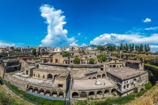 Pompeii and Herculaneum with an Archaeologist, and Lacryma Christi