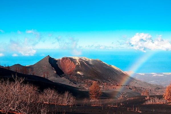 One Metre from the Crater Rim: the New La Palma Volcano on Foot